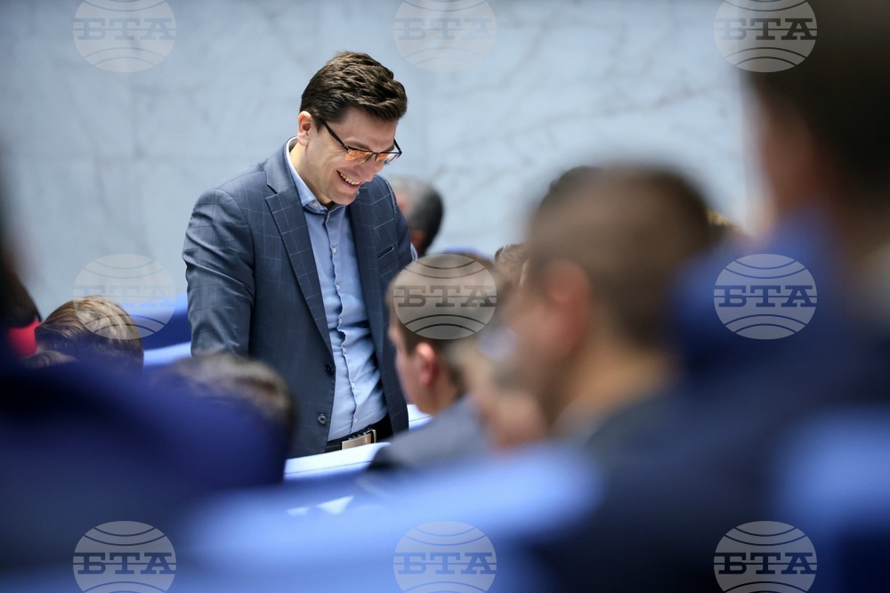 Парламент - заседание - Венко Сабрутев