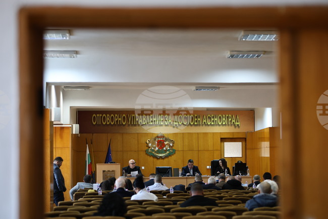 Общинският съвет в Асеновград ще създаде комисия, която да избере процедура за предоставяне ползването на електрическите автобуси