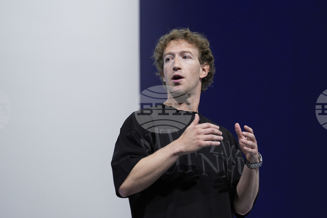 Марк Зукърбърг е купил тениската на Джеси Айзенбърг от филма "Социалната мрежа"