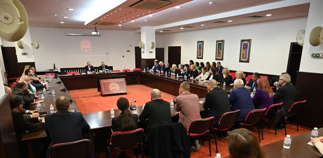 Държавата ще подкрепя повече висшите училища, които завишават изискванията към студентите в учебния процес, каза министър Красимир Вълчев 