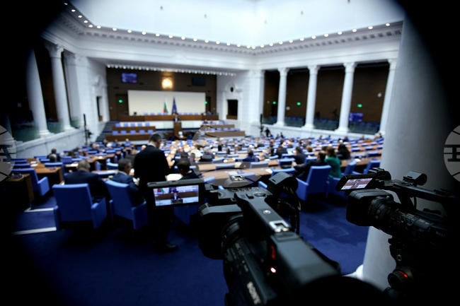 Изказване на регионалния министър Иван Иванов предизвика размяна на реплики и остра реакция на депутати от "Възраждане"