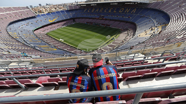 Завръщането на Барселона на "Камп Ноу" пак може да се отложи, отборът трябва да играе на "Монтжуик" в Шампионската лига