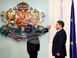 Румен Радев - Месауд Мехила - награждаване