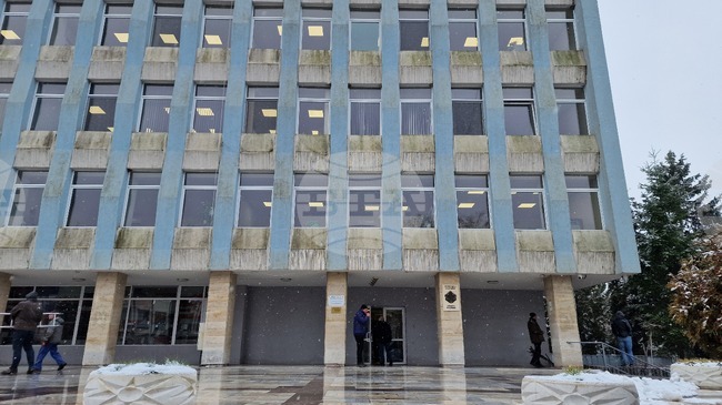 Общинският съвет в Раднево прие корекция на бюджета, повишаване на такса смет за физически лица и освобождаване от различни такси