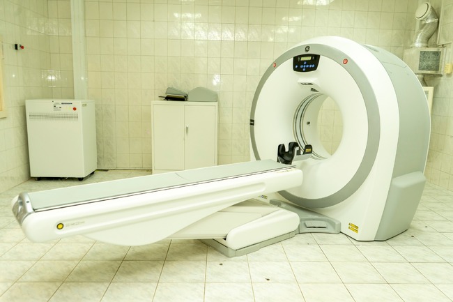 Компютърен томограф от най-ново поколение вече работи в болницата в Мездра 