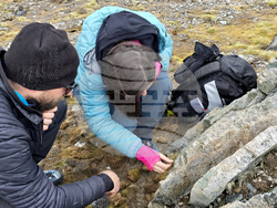 Антарктида - остров Ливингстън - залив Сали рокс - вземане на проби