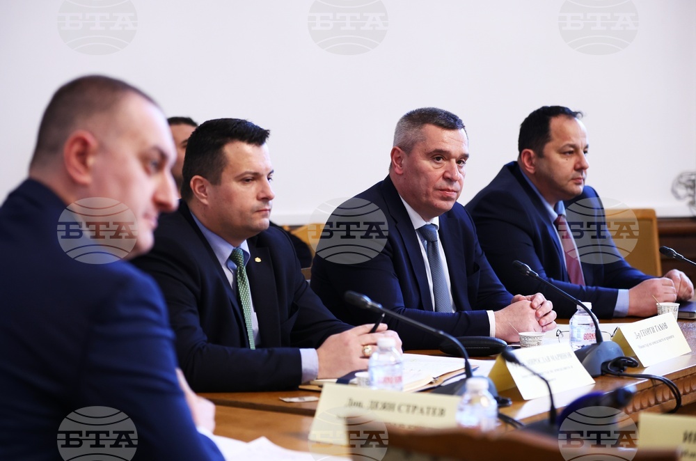 Министърът на земеделието и храните Георги Тахов представи екипа и визията си пред ресорната парламентарна комисия