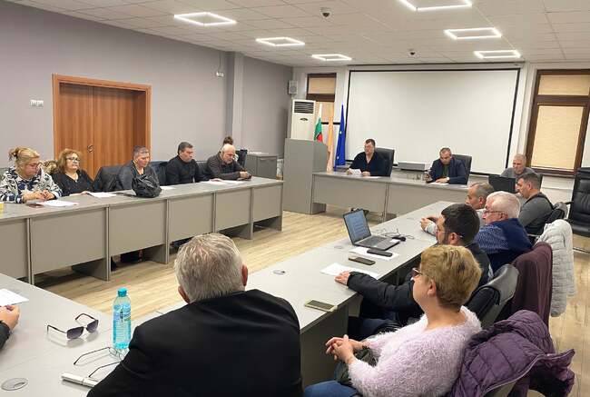 В Луковит настоявят за среща на гражданите с директора на Областната дирекция на МВР и началника на Районното управление заради побой над 35-годишен мъж