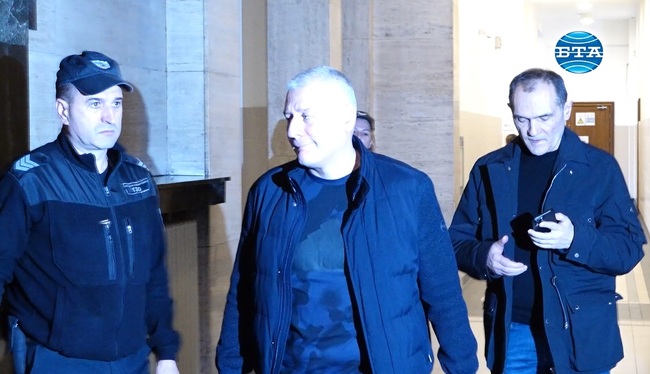 Заради нарушения съдът върна на прокуратурата делото срещу Васил Божков за опит за изнасилване и подбудителство към убийство