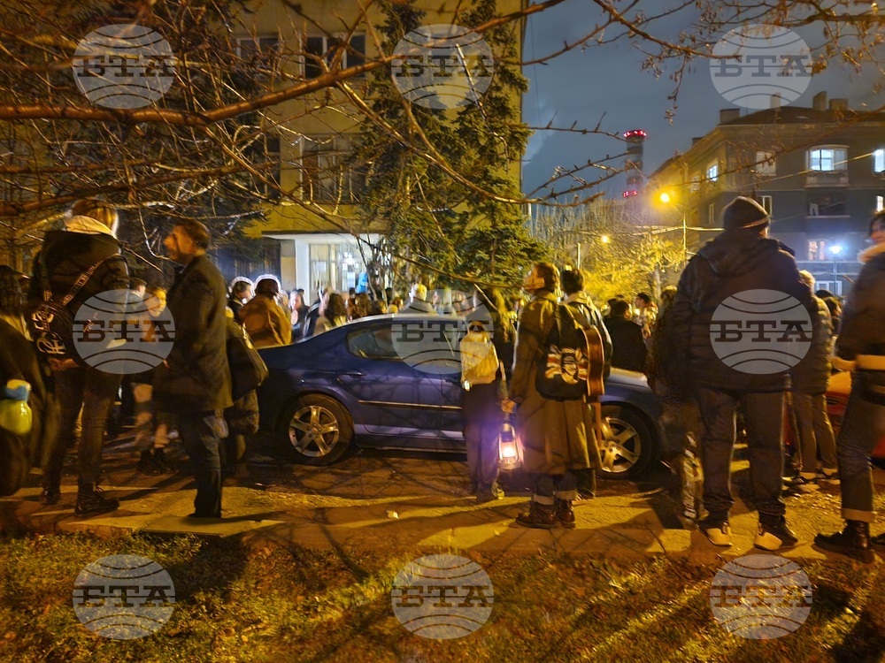 People Protest Feared Demolition of Balkanton Building Despite Assurances to the Contrary