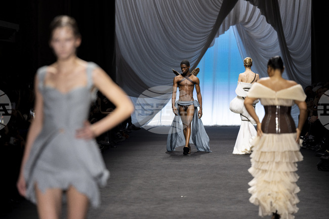 Дизайнерът Жан-Пол Готие вижда в наследника си Дюран Лантинк новото лошо дете на модата