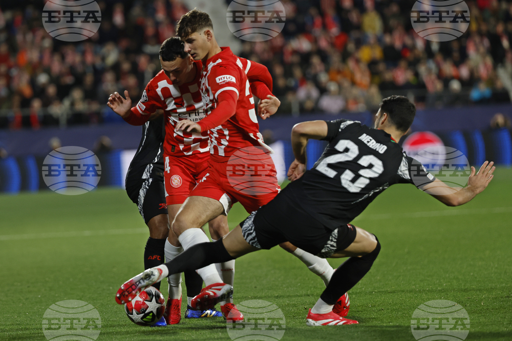 Арсенал е готов да подпише със защитника на Жирона Мартинес