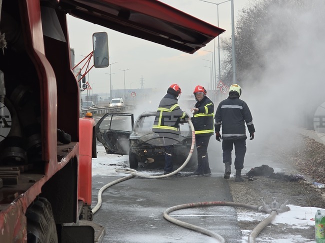 Късо съединение е причинило пожара в къща в Дупница, при който е пострадал 87-годишен мъж