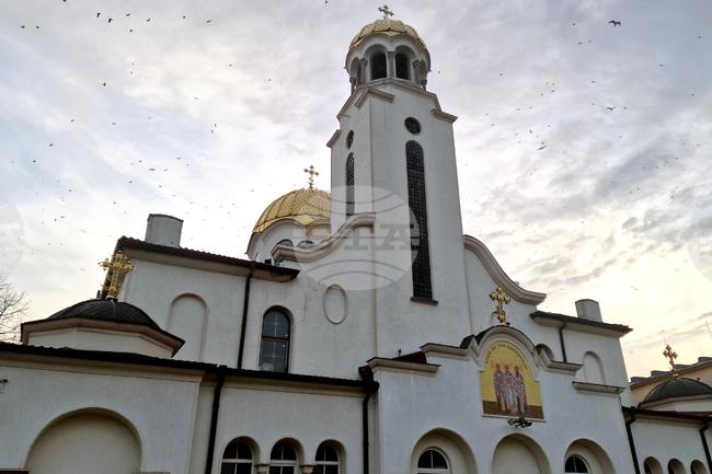 Шуменската църква „Свети Три Светители“ има храмов празник днес