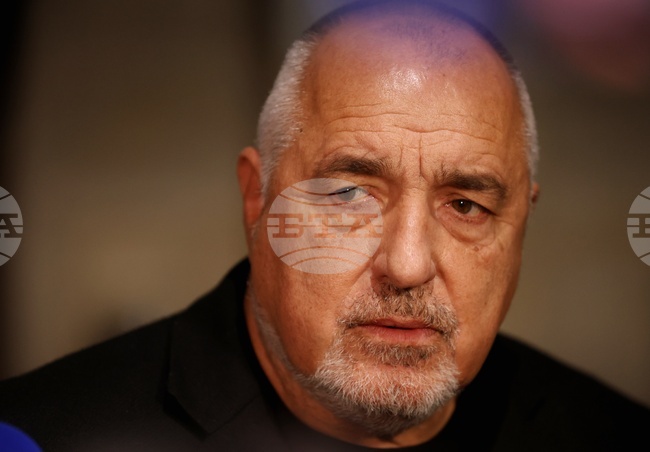 С приемането на въоръжение на F-16 Block 70 се постигат нови способности за българските ВВС да защитават небето на България, написа Бойко Борисов 