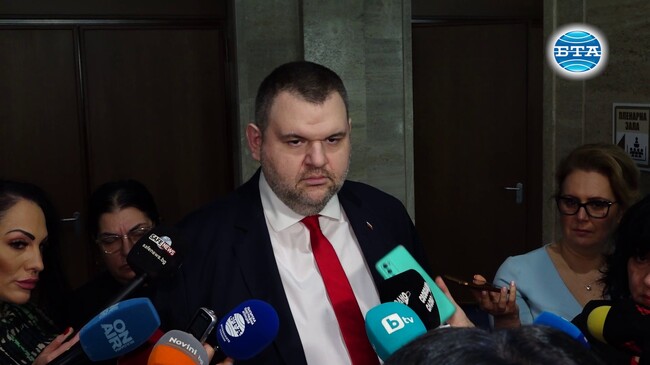 Нямам личен интерес от приватизацията на рафинерията "Лукойл Нефтохим Бургас", заяви лидерът на "ДПС-Ново начало" Делян Пеевски