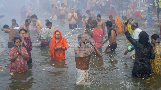 ПТИ: Местната власт в Делхи поиска от централното правителство да изпрати части на Териториалната армия за опазване на река Ямуна