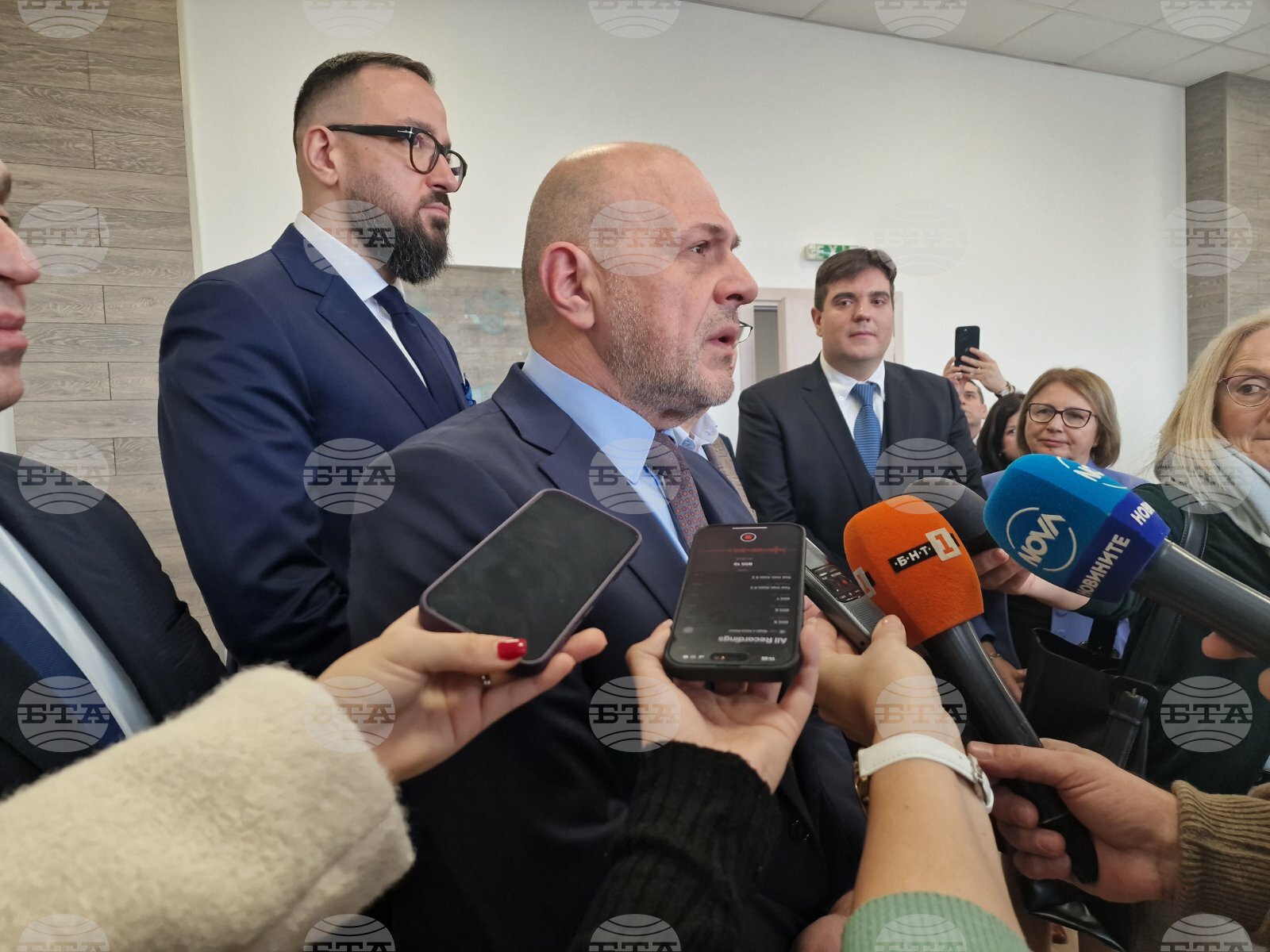 ​  Există potențial pentru reduceri în administrația publică, a declarat vicepremierul Tomislav Donchev. 