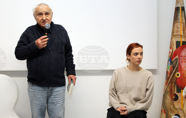 Присъствието на Светлозар Игов в българската литература е като километричен камък, никога няма да изчезне, каза пред БТА доц. Младен Влашки