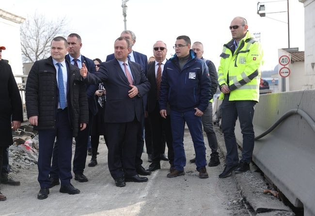 Предстои ремонт на международния булевард "България" в Русе, отвеждащ трафика от и към Дунав мост, каза министър Иван Иванов