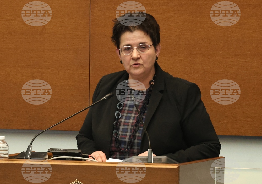 Парламент - заседание - Людмила Петкова