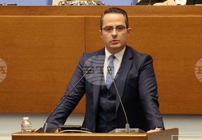 Цончо Ганев от "Възраждане" каза, че за пореден път сме свидетели как Манол Пейков си е позволил арогантно отношение