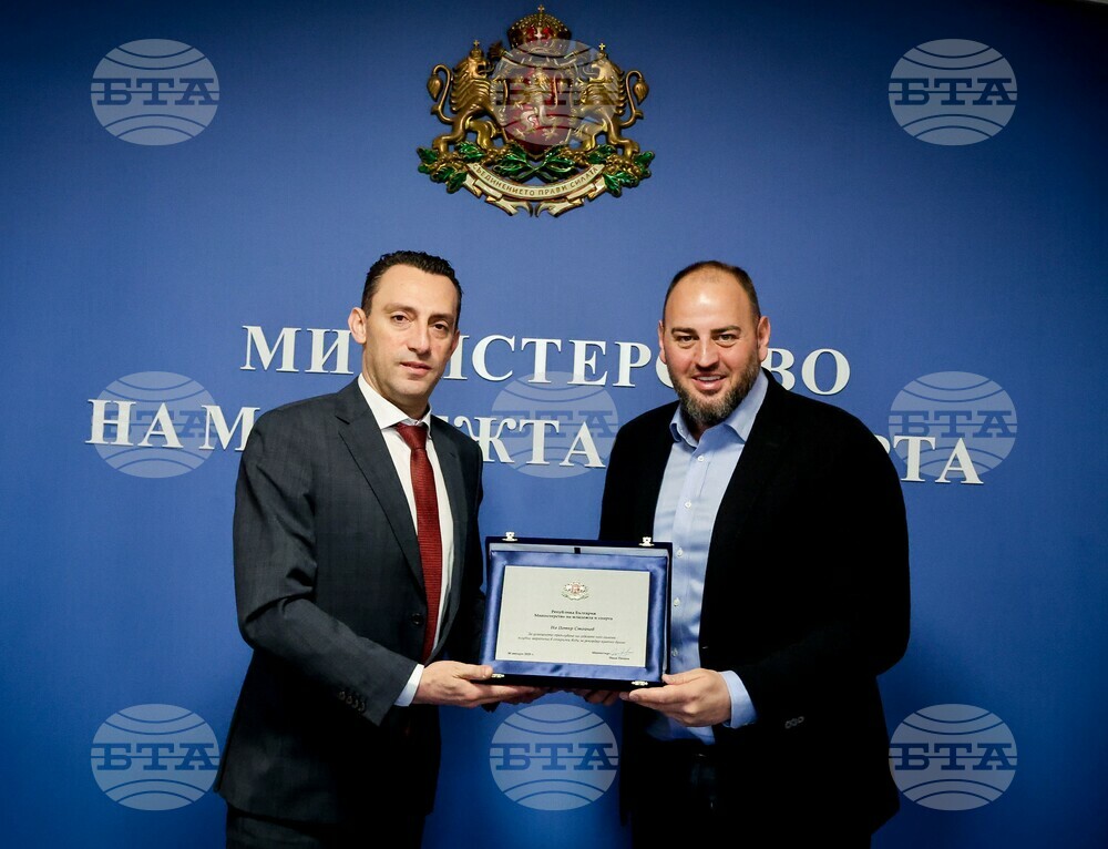 Министър Пешев се срещна с Петър Стойчев