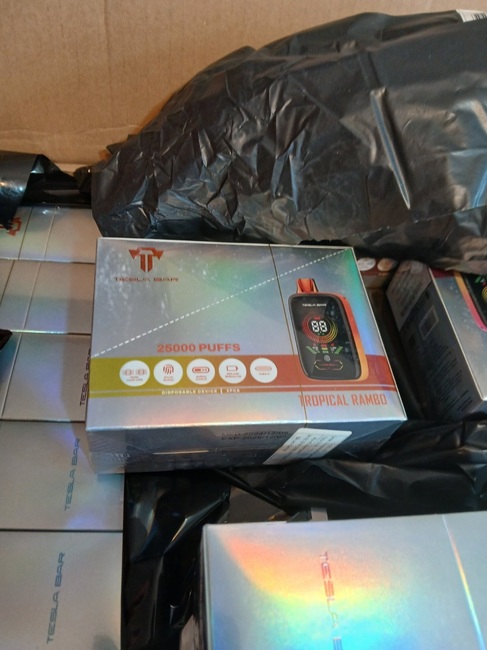 Митническите служители от ТД Митница София задържаха над 1000 „вейп“ устройства за пушене без български акцизен бандерол