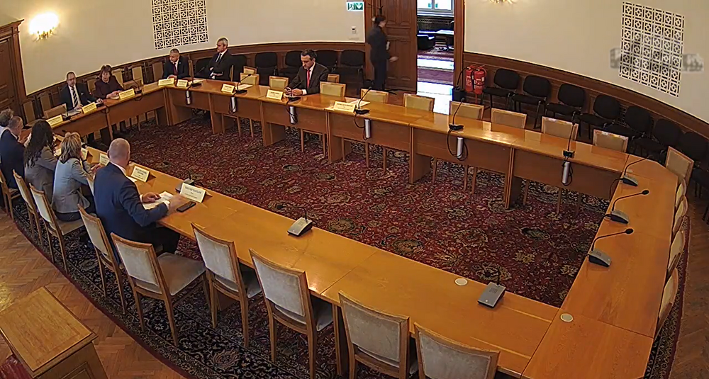Мисля, че темите в културата ще ни дадат повече допирни точки, каза заместник-председателят на културната комисия в НС Димитър Николов