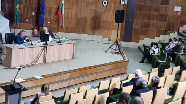 Общинските съветници в Смолян вече гласуват с електронна система 