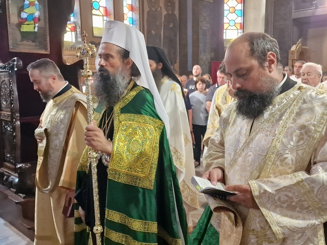 Българският патриарх Даниил ще отслужи света литургия в Земен и водосвет в новостроящия се храм в пернишкия квартал „Тева“