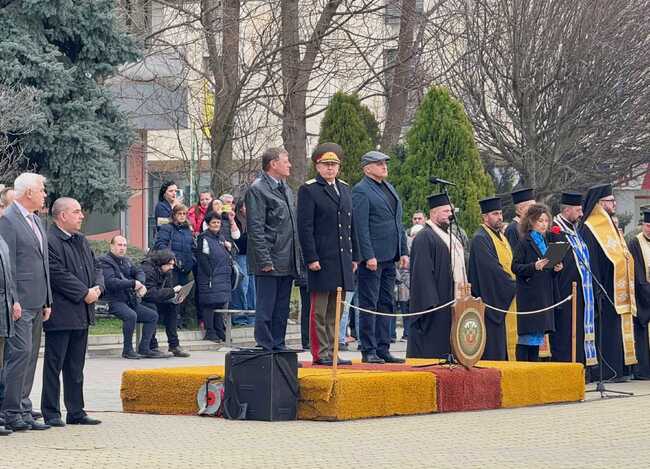Областният управител на област Стара Загора Методи Марков присъства на клетвата на войниците от 61-ва Стрямска механизирана бригада в Казанлък