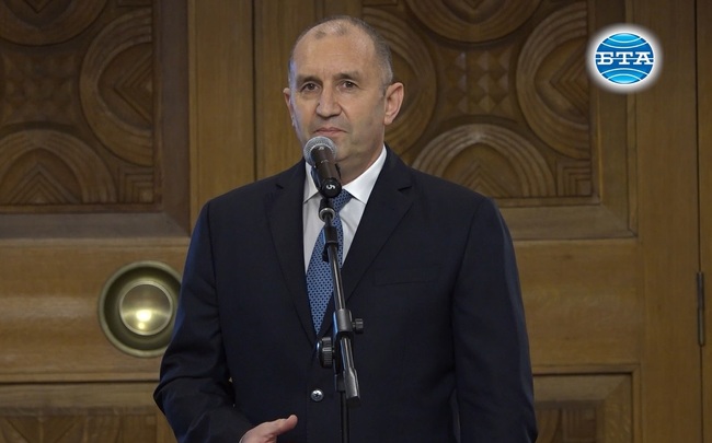 Президентът Румен Радев приветства ръководителите на дипломатическите мисии в България на традиционния годишен прием