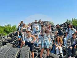 „Бон-бон мюзик“ празнува своя 30-и рожден ден с албум, озаглавен символично „30“, снимка – „Бон-бон мюзик“