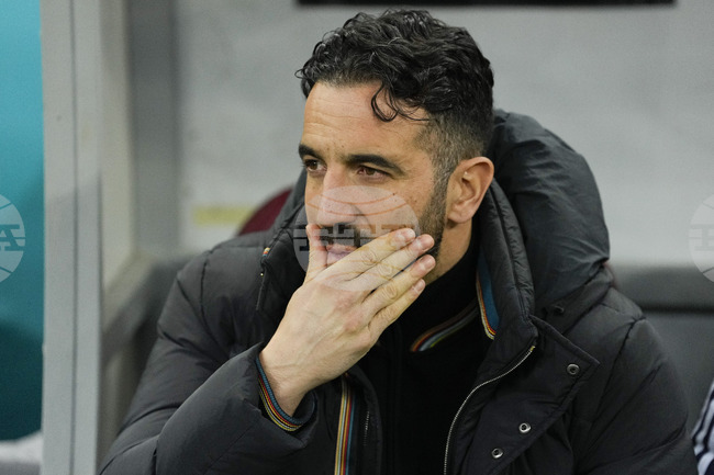 Ситуацията за Лисандро Мартинес е тежка, призна мениджърът на Манчестър Юнайтед Рубен Аморим