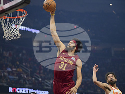 Hawks Cavaliers Basketball