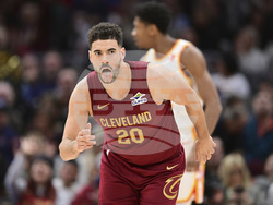 Hawks Cavaliers Basketball