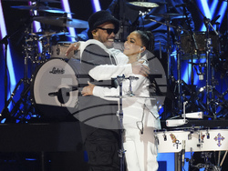 FireAid Benefit Concert - Show