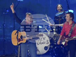 FireAid Benefit Concert - Show