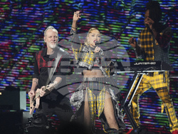 FireAid Benefit Concert - Show