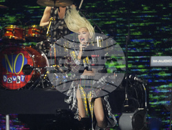 FireAid Benefit Concert - Show