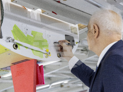 Българската делегация, водена от министър Атанас Запрянов, посети производствената база на „Локхийд Мартин“ в Грийнвил