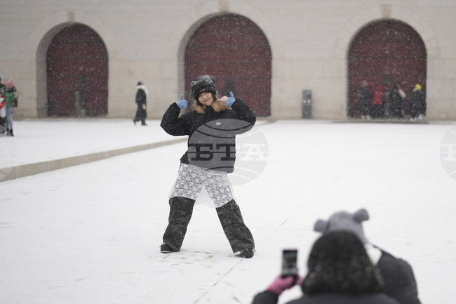 Южна Корея отчете рекорден ръст на раждаемостта за първите пет месеца на годината