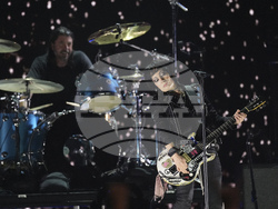 FireAid Benefit Concert - Show