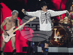 FireAid Benefit Concert - Show