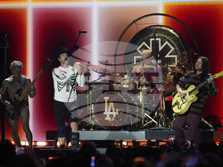 FireAid Benefit Concert - Show