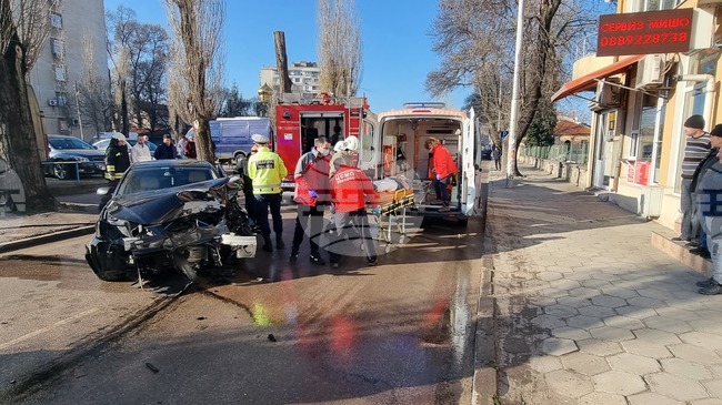 Катастрофа е станала на централния хасковски булевард "България"