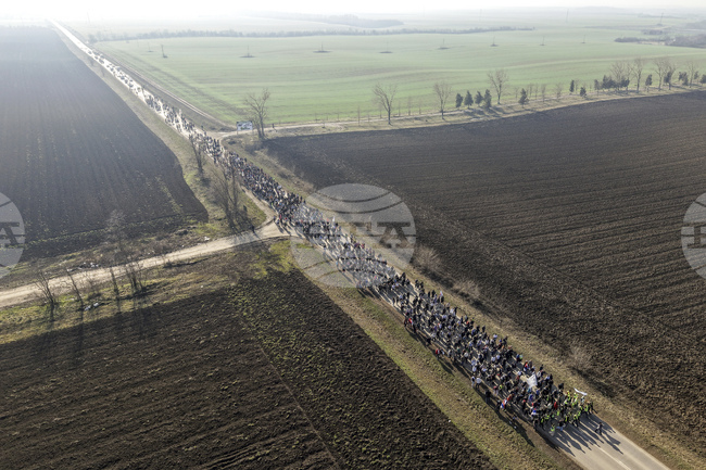 Сръбски студенти ще извървят пеша 340 километра заради годишнината от трагедията в Нови Сад