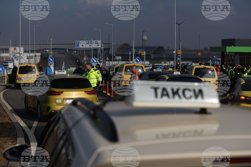 От таксиметрова асоциация предлагат такситата да имат минимум по две безплатни влизания за час в летище София