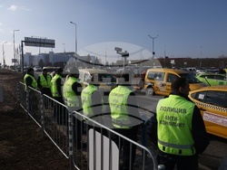 Летище - таксиметрови шофьори - протест